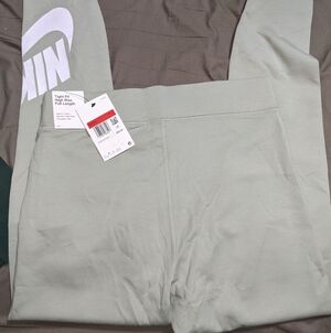 Nike Full Length Leggings in Light Green